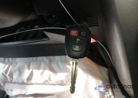 2017 Toyota Rav4 Xle z USA, uszkodzony, nr VIN 2T3RFREV3HW598588